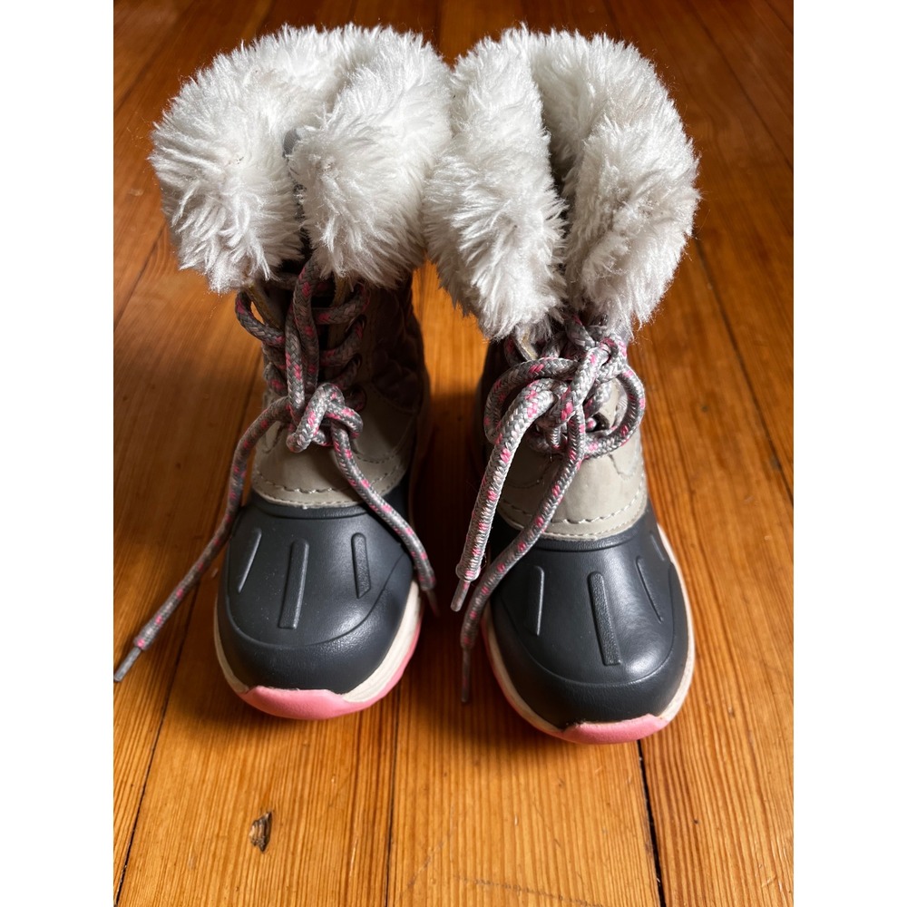 Carters Toddler Girls Gray Pink Faux Fur Trim Winter Snow Duck Boots Size 8